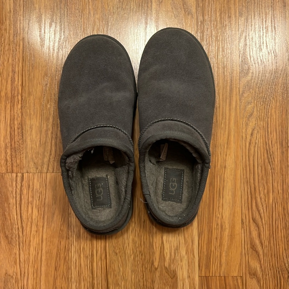 Slip on grey Uggs. Size 8.